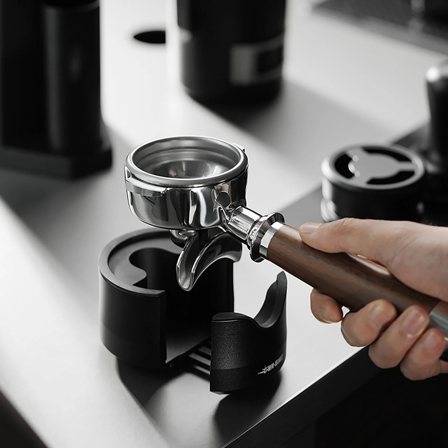 Brewin Adjustable 51/53/58mm Portafilter Holder – Aluminium Alloy Tamping Station for Espresso Coffee